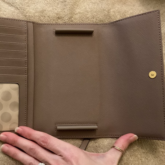 EUC Kate Spade New York Saffiano Leather iPhone Folio Wallet - Picture 12 of 12